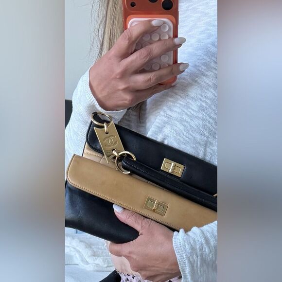 RARE ! CHANEL Black and Beige Double Flap Y2K Chocolate Bar Clutch - Picture 16 of 17